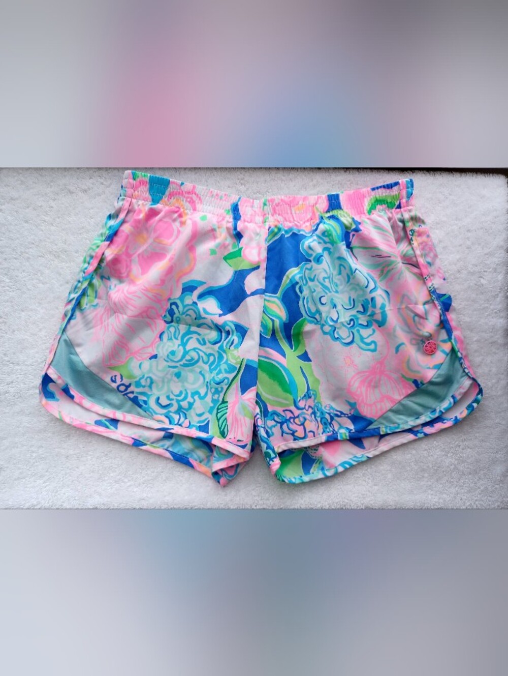 Lilly Pulitzer Ocean Trail Athletic Shorts - Peony For Your Thoughts, Size XS - Picture 2 of 13